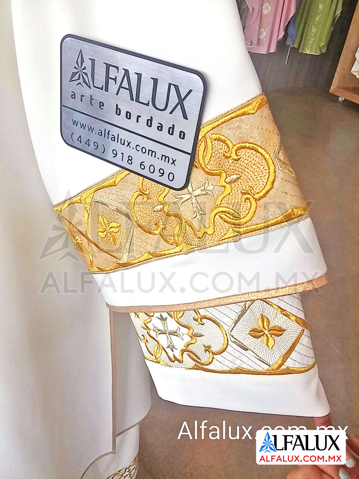 02 ROYAL Blanco Brocado Dalmatica DOBLE RAYA MANGAS 043 ALBA